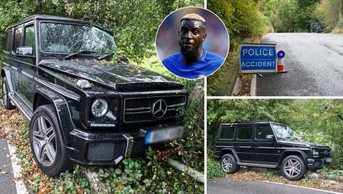 Mobil Gelandang Chelsea Bakayoko Tabrak Pohon Usai Latihan
